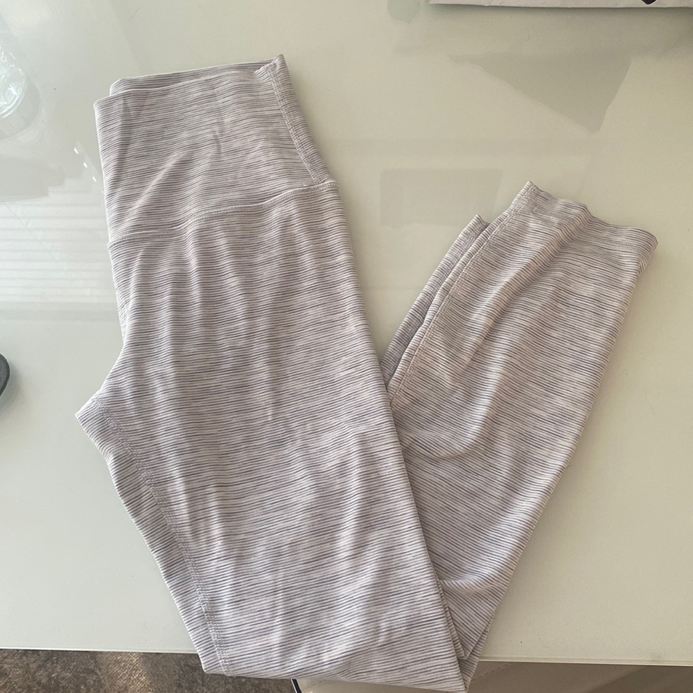 Lululemon 23” aligns